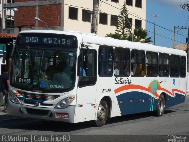 Auto Viação Salineira RJ 111.069 na cidade de Cabo Frio, Rio de Janeiro, Brasil, por Roberto  Martins. ID da foto: 3486900.