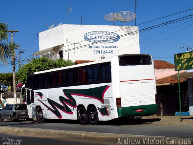 Lael Turismo 7512 na cidade de Pirapora, Minas Gerais, Brasil, por Andrew Campos. Número da foto: #3540296.
