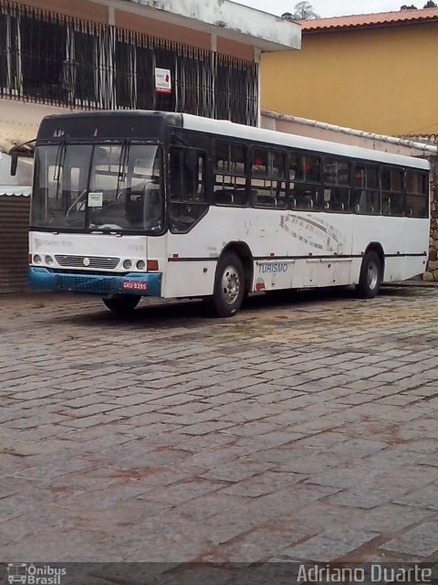 Ônibus Particulares 9395 na cidade de Petrópolis, Rio de Janeiro, Brasil, por Adriano Duarte. Número da foto: #3539635.