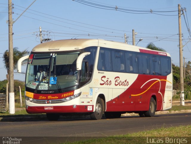 Viação São Bento Ribeirão Preto 12030 na cidade de Araxá, Minas Gerais, Brasil, por Lucas Borges . Número da foto: #3564678.