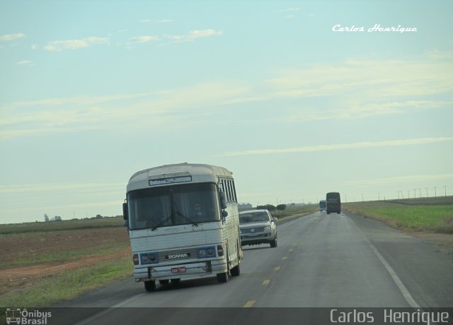 Ônibus Particulares 1306 na cidade de São Desidério, Bahia, Brasil, por Carlos  Henrique. Número da foto: #3568280.