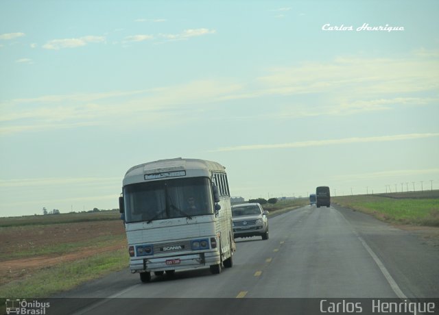 Ônibus Particulares 1306 na cidade de São Desidério, Bahia, Brasil, por Carlos  Henrique. ID da foto: 3568280.