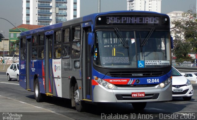 Auto Viação Bragança Metropolitana > Viação Raposo Tavares 12.044 na cidade de São Paulo, São Paulo, Brasil, por Cristiano Soares da Silva. ID da foto: 3580974.