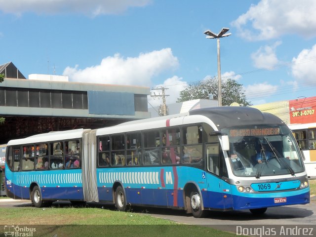 Metrobus 1069 na cidade de Goiânia, Goiás, Brasil, por Douglas Andrez. Número da foto: #3541944.