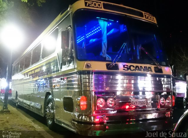Ônibus Particulares 7500 na cidade de Poços de Caldas, Minas Gerais, Brasil, por Joel de Souza. Número da foto: #3583791.