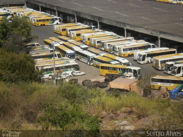 Empresa Gontijo de Transportes  na cidade de Belo Horizonte, Minas Gerais, Brasil, por Sergio Alves. ID da foto: 3584527.