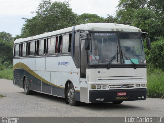 Ônibus Particulares 107 na cidade de Recife, Pernambuco, Brasil, por Luiz Carlos de Santana. Número da foto: #3588968.