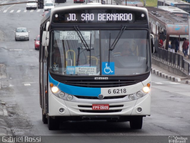 Transwolff Transportes e Turismo 6 6218 na cidade de São Paulo, São Paulo, Brasil, por Gabriel Rossi . Número da foto: #3592997.
