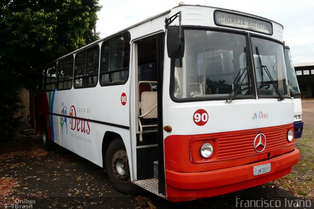 Ônibus Particulares 90 na cidade de Assis, São Paulo, Brasil, por Francisco Ivano. Número da foto: #3592002.
