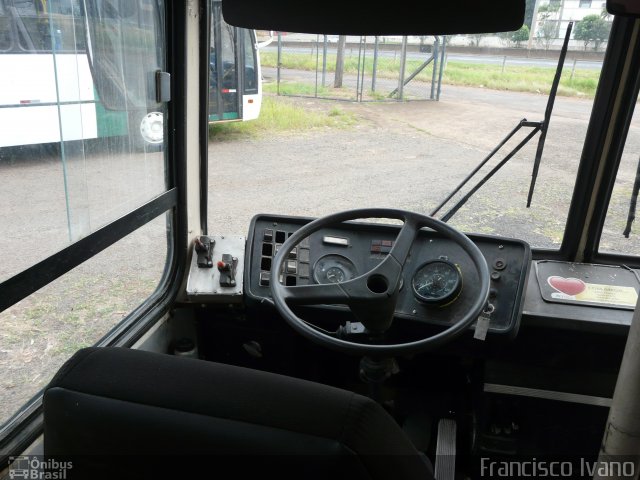 Ônibus Particulares 90 na cidade de Assis, São Paulo, Brasil, por Francisco Ivano. Número da foto: #3592007.