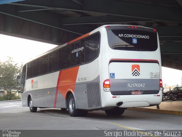 Viação Cidade do Aço RJ 174.042 na cidade de Resende, Rio de Janeiro, Brasil, por Sergio Rodrigues de Souza. Número da foto: #3594211.