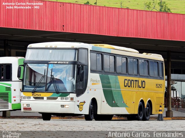 Empresa Gontijo de Transportes 15250 na cidade de João Monlevade, Minas Gerais, Brasil, por Antonio Carlos Fernandes. Número da foto: #3599910.