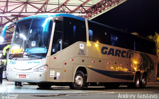 Viação Garcia 7165 na cidade de Curitiba, Paraná, Brasil, por Andrey Gustavo. ID da foto: 3603260.