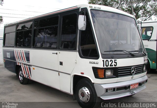 Ônibus Particulares 1025 na cidade de São Paulo, São Paulo, Brasil, por Carlos Eduardo Lopes. Número da foto: #3558155.