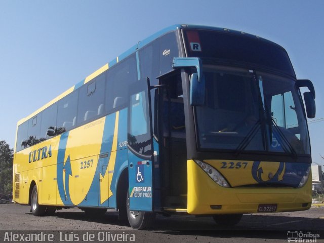 Viação Ultra 2257 na cidade de Botucatu, São Paulo, Brasil, por Alexandre  Luis de Oliveira. Número da foto: #3557524.