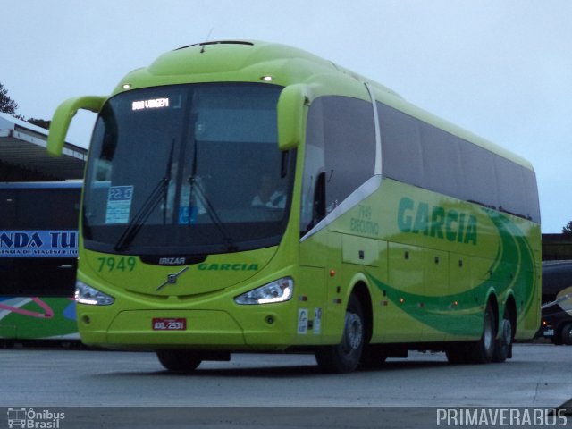 Viação Garcia 7949 na cidade de Curitiba, Paraná, Brasil, por Alexandre Rodrigo. ID da foto: 3558888.