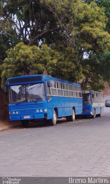 Ônibus Particulares GKO5205 na cidade de Capelinha, Minas Gerais, Brasil, por Breno Martins. Número da foto: #3631706.
