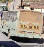 Escolares KNC7488 na cidade de Itamarandiba, Minas Gerais, Brasil, por Breno Martins. ID da foto: :id.