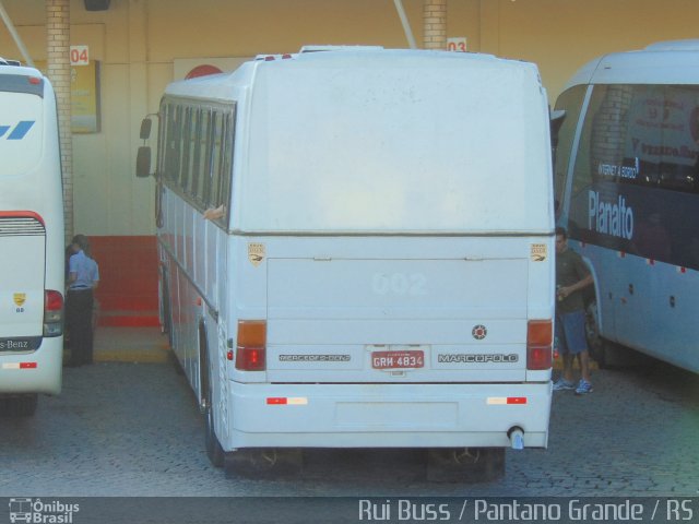 Ônibus Particulares 4834 na cidade de Pantano Grande, Rio Grande do Sul, Brasil, por Rui Hirsch. ID da foto: 3642484.