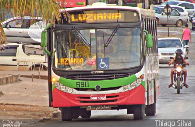 TRANSCOLUZ - Transporte Coletivo de Luziânia 690 na cidade de Luziânia, Goiás, Brasil, por Thiago Silva . ID da foto: 3644469.