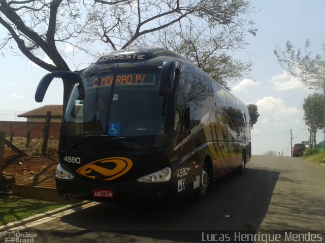 Expresso Nordeste 4880 na cidade de Guarapuava, Paraná, Brasil, por Lucas Henrique Mendes. ID da foto: 3645769.