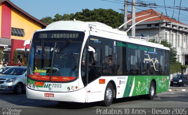 Metra - Sistema Metropolitano de Transporte 7203 na cidade de São Paulo, São Paulo, Brasil, por Cristiano Soares da Silva. ID da foto: 3647733.