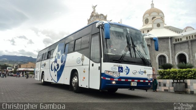 Lumaca C-135 na cidade de Brasil, por Christopher Gamboa. Número da foto: #3611862.