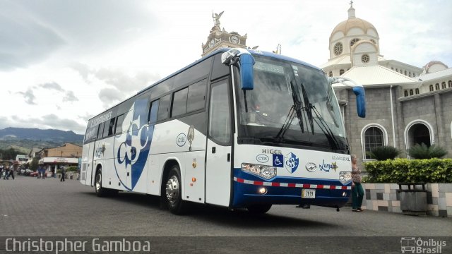 Lumaca C-135 na cidade de Brasil, por Christopher Gamboa. ID da foto: 3611862.