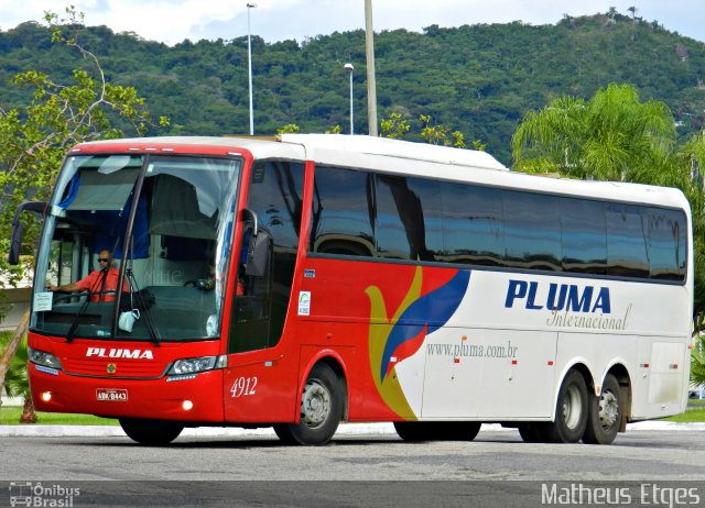 Pluma Conforto e Turismo 4912 na cidade de Florianópolis, Santa Catarina, Brasil, por Matheus Etges. ID da foto: 3612621.