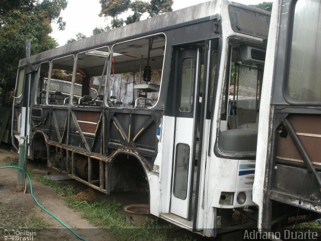 Sucata e Desmanches 6007 na cidade de Petrópolis, Rio de Janeiro, Brasil, por Adriano Duarte. Número da foto: #3658711.