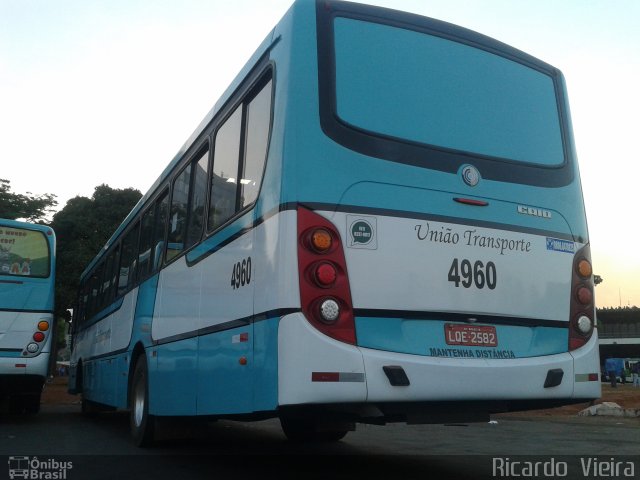 UTB - União Transporte Brasília 4960 na cidade de Brasília, Distrito Federal, Brasil, por Ricardo Vieira. ID da foto: 3659019.