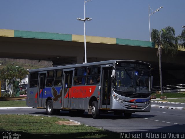 BBTT - Benfica Barueri Transporte e Turismo 5799 na cidade de Barueri, São Paulo, Brasil, por Michael  Alberto Vieira. Número da foto: #3658531.