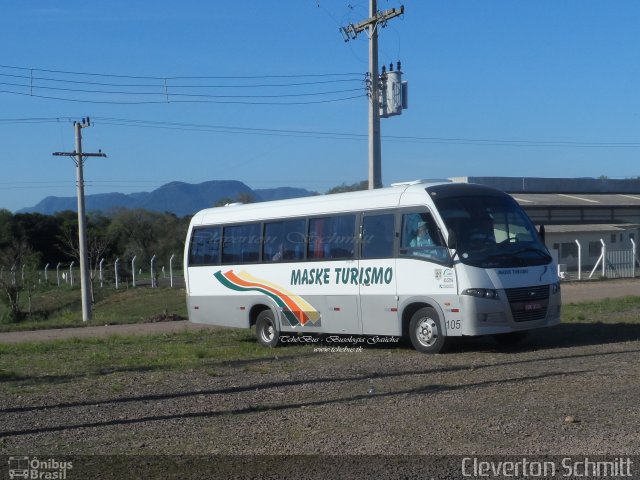 Maske Turismo 105 na cidade de Paraíso do Sul, Rio Grande do Sul, Brasil, por Cleverton Schmitt. Número da foto: #3667618.