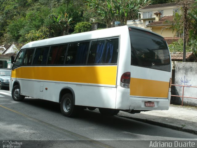 Escolares 1414 na cidade de Petrópolis, Rio de Janeiro, Brasil, por Adriano Duarte. ID da foto: 3669092.