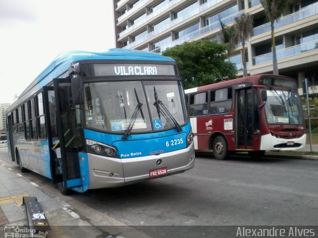 TUPI - Transportes Urbanos Piratininga 6 2235 na cidade de São Paulo, São Paulo, Brasil, por Alexandre Alves. Número da foto: #3669694.