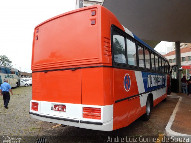 Expresso Nordeste 1153 na cidade de Londrina, Paraná, Brasil, por André Luiz Gomes de Souza. ID da foto: 3670220.