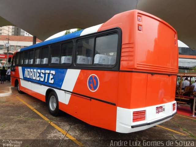 Expresso Nordeste 1153 na cidade de Londrina, Paraná, Brasil, por André Luiz Gomes de Souza. ID da foto: 3670210.