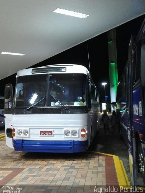 Ônibus Particulares 0000 na cidade de São Carlos, São Paulo, Brasil, por Agnaldo Penides. Número da foto: #3669294.