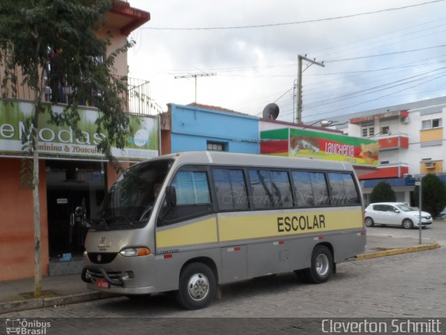 Transportes Mayer 0009 na cidade de Agudo, Rio Grande do Sul, Brasil, por Cleverton Schmitt. Número da foto: #3614931.