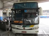 Empresa Gontijo de Transportes 17135 na cidade de Rio de Janeiro, Rio de Janeiro, Brasil, por Alexandre  Magnus. Número da foto: #3674115.