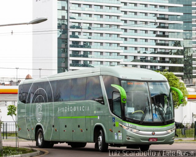 Viação Garcia 7208 na cidade de Curitiba, Paraná, Brasil, por Luiz Scarabotto . Número da foto: #3616666.
