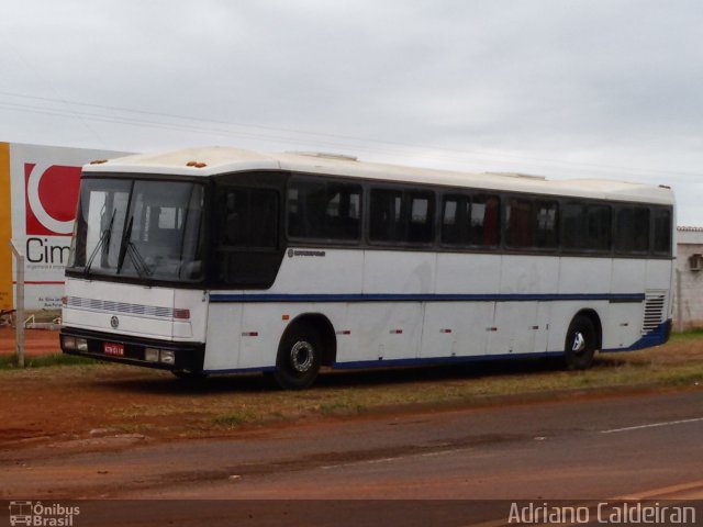 Ônibus Particulares 0118 na cidade de Caiuá, São Paulo, Brasil, por Adriano Caldeiran. ID da foto: 3616717.