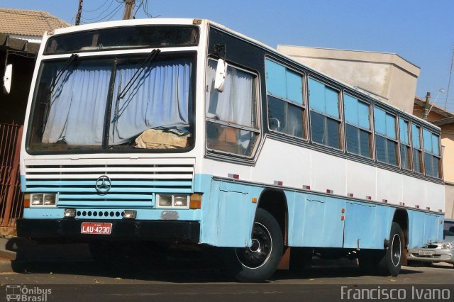 Ônibus Particulares 4230 na cidade de Assis, São Paulo, Brasil, por Francisco Ivano. Número da foto: #3618420.