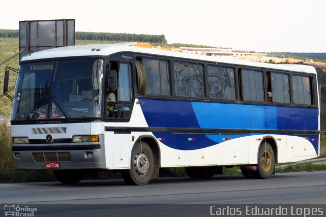 Ônibus Particulares 4000 na cidade de Divisa Alegre, Minas Gerais, Brasil, por Carlos Eduardo Lopes. Número da foto: #3623421.