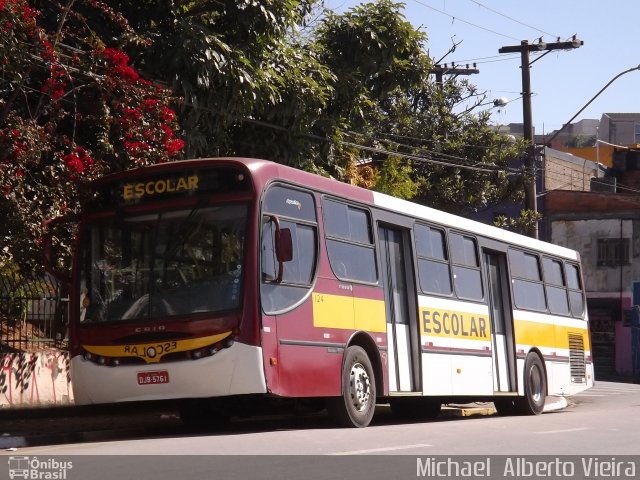 Escolares 124 na cidade de Barueri, São Paulo, Brasil, por Michael  Alberto Vieira. Número da foto: #3622908.