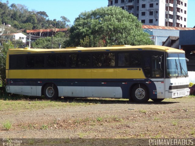 Ônibus Particulares 4769 na cidade de Francisco Beltrão, Paraná, Brasil, por Alexandre Rodrigo. Número da foto: #3623636.
