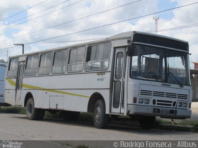 Ônibus Particulares 4205 na cidade de São Luís do Quitunde, Alagoas, Brasil, por Rodrigo Fonseca. Número da foto: #3624927.